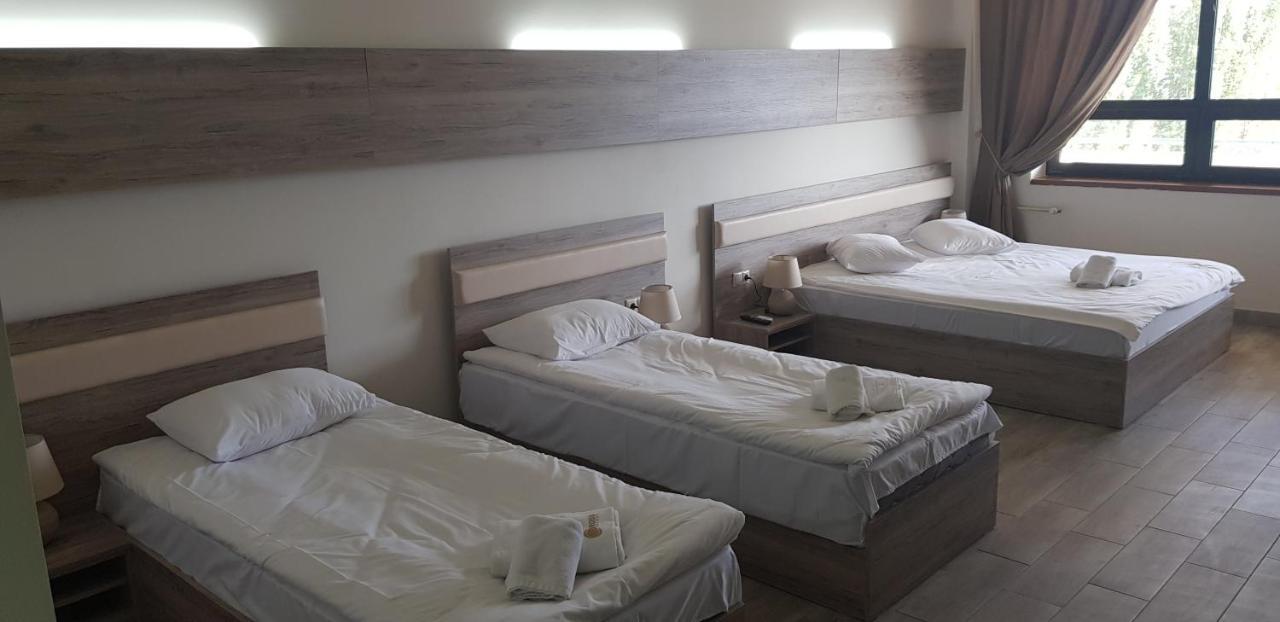 Cross Health Spa Center Erevan Esterno foto